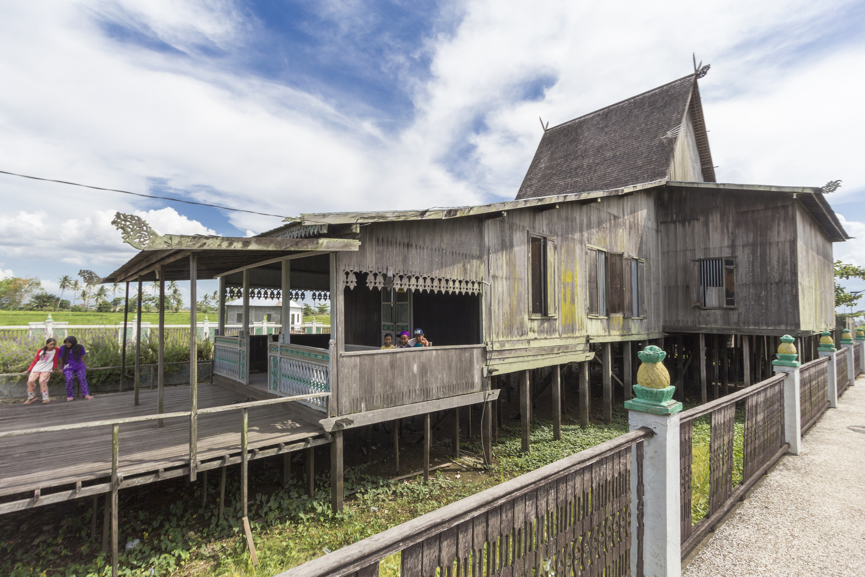 Rumah Bubungan Tinggi Teluk Selong Ulu