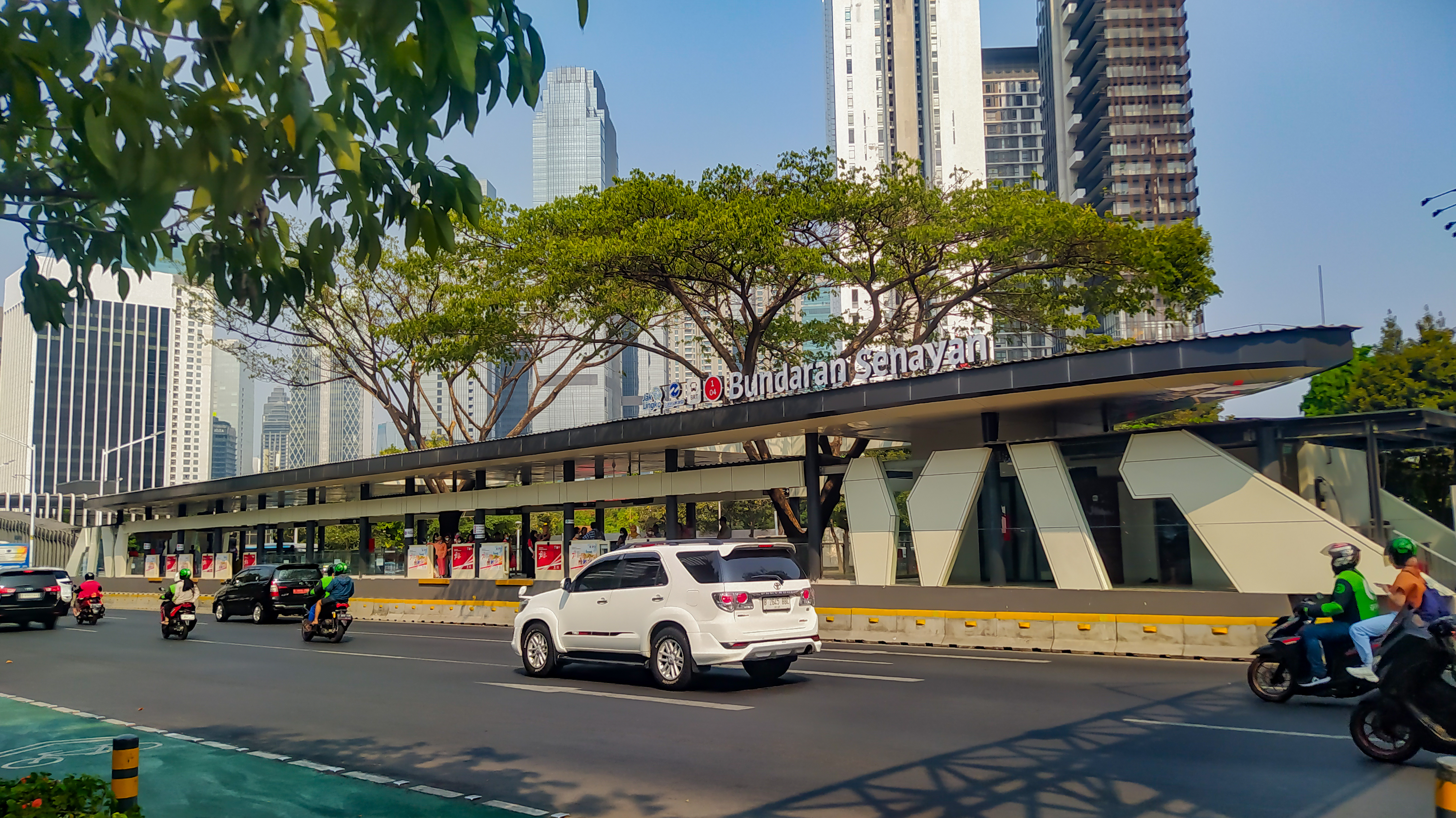 Halte Transjakarta Bundaran Senayan