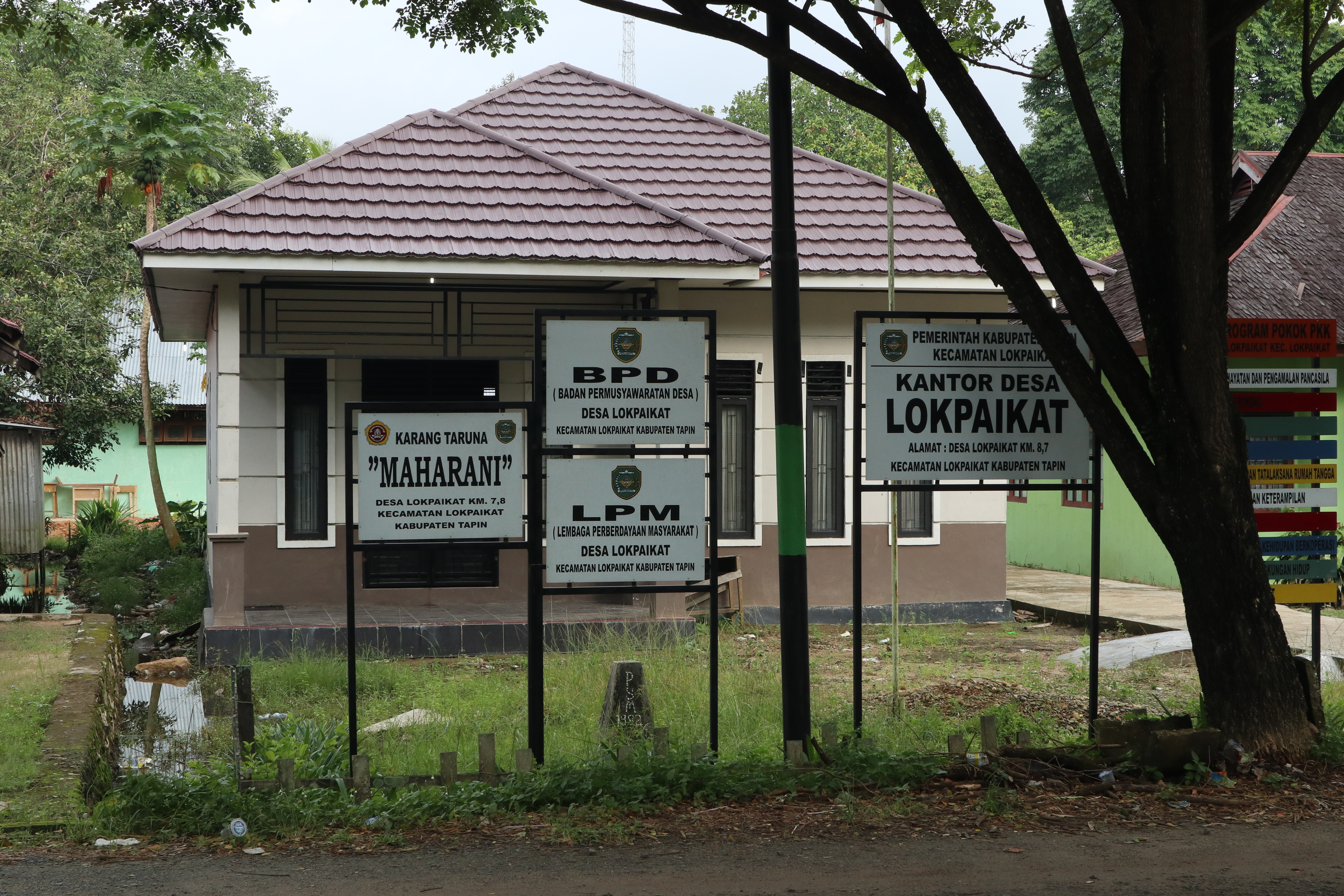 Lokpaikat, Lokpaikat, Tapin