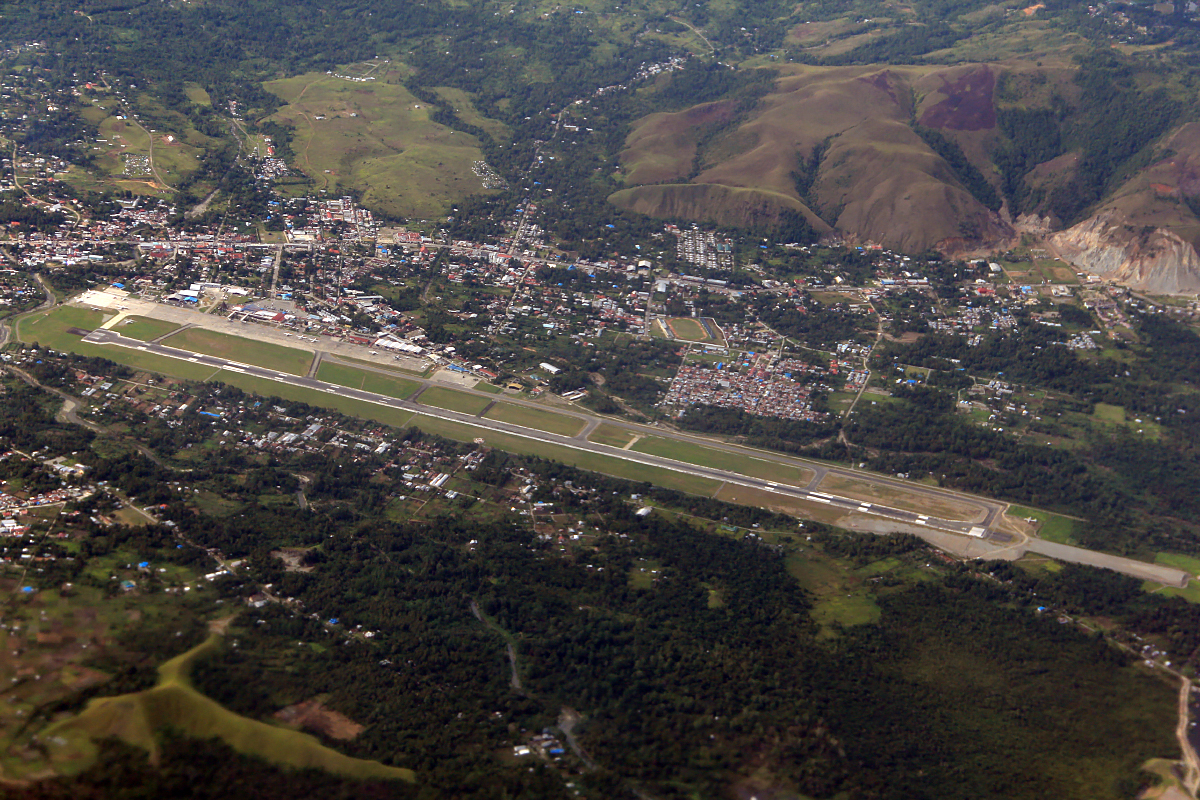 Bandar Udara Internasional Dortheys Hiyo Eluay