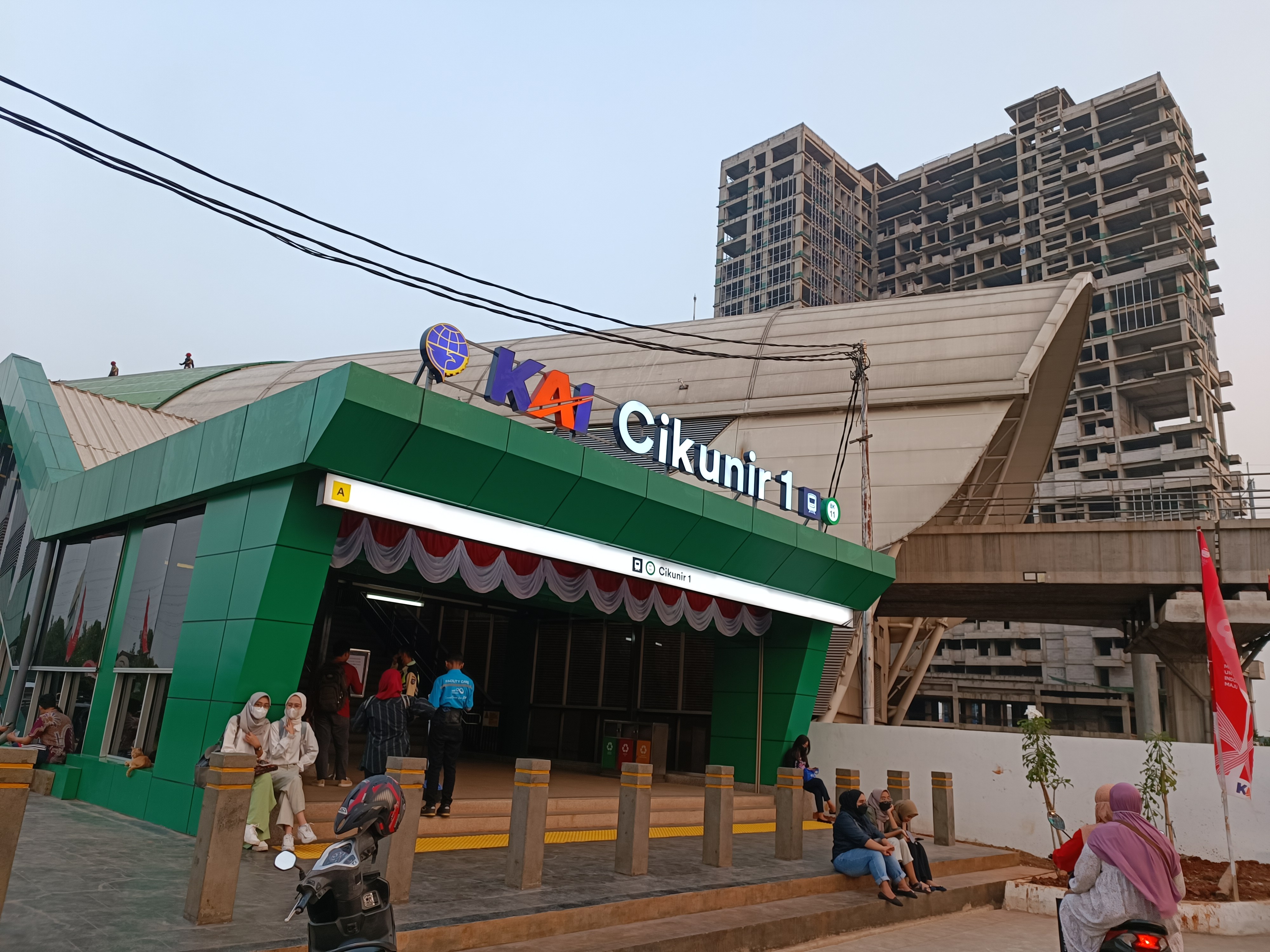 Stasiun LRT Cikunir 1