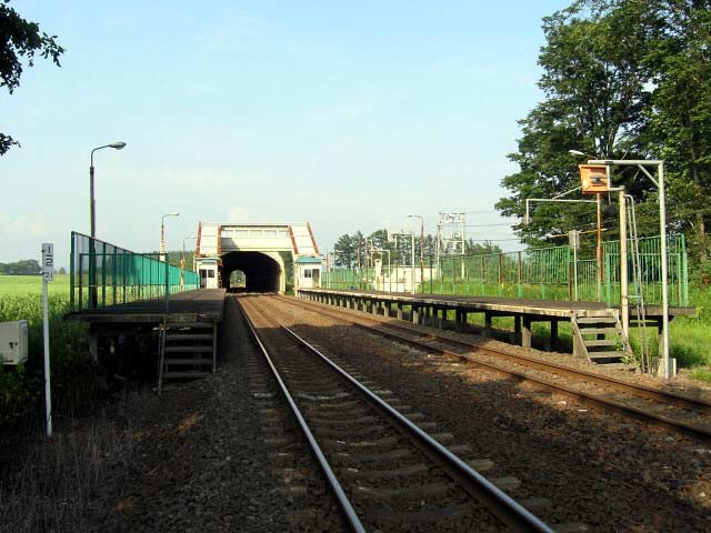 Stasiun Higashi-Oiwake