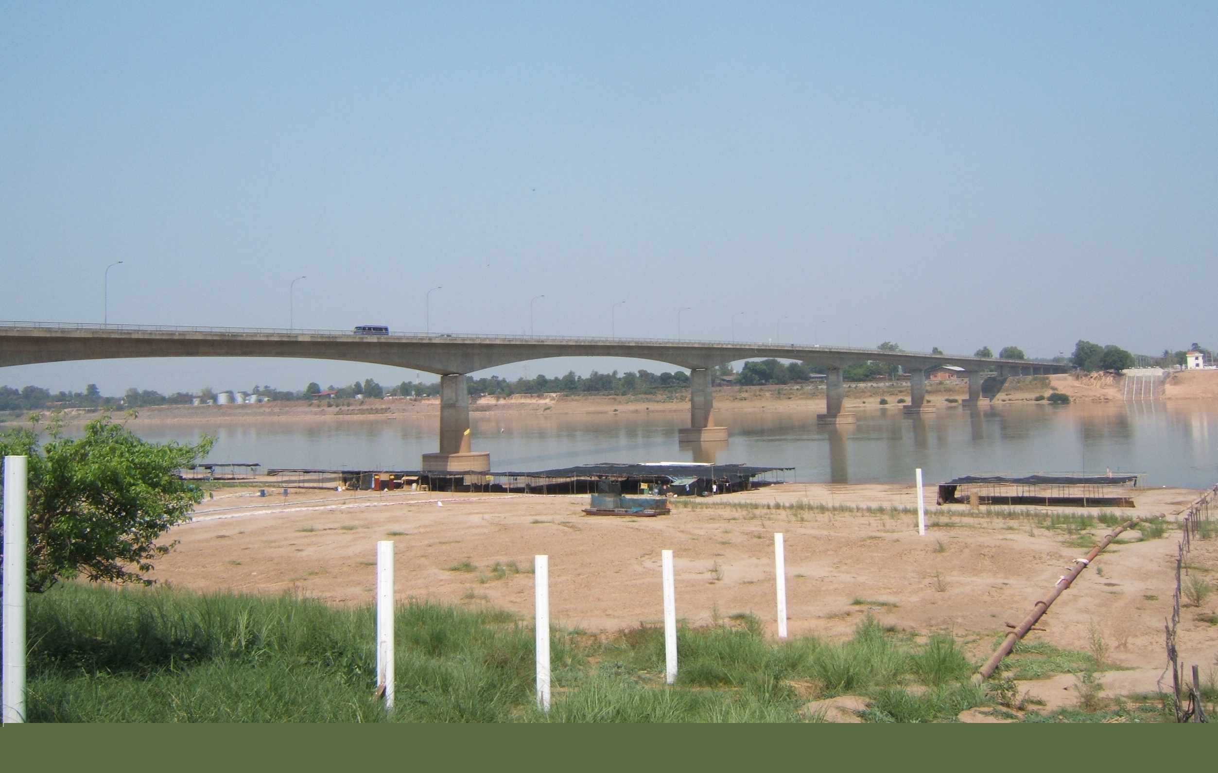 Jembatan Persahabatan Thailand-Laos Pertama