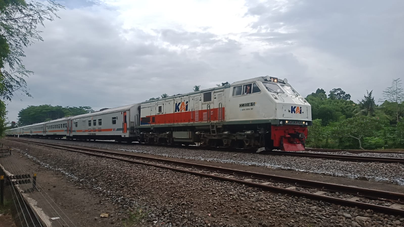 Kereta api Mutiara Timur