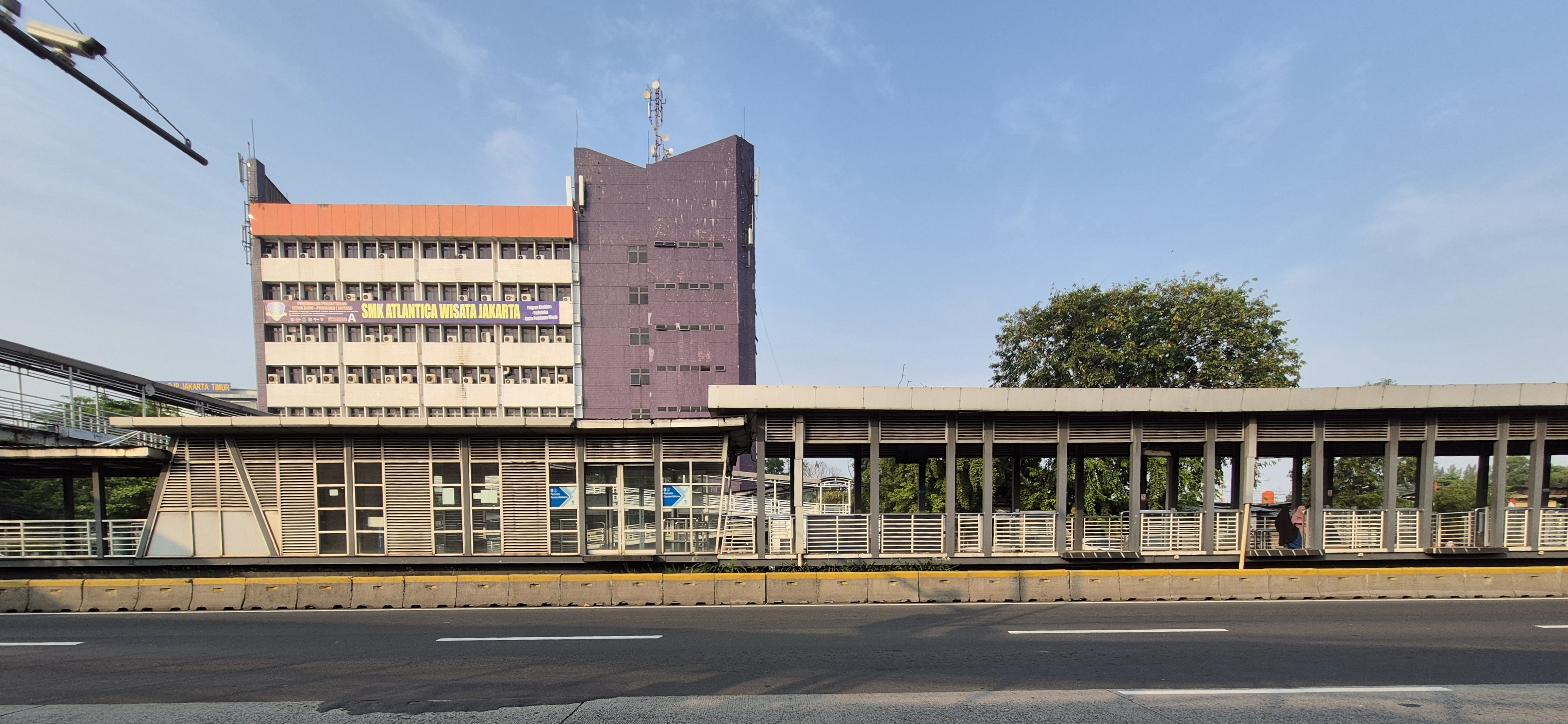 Halte Transjakarta Perintis Kemerdekaan