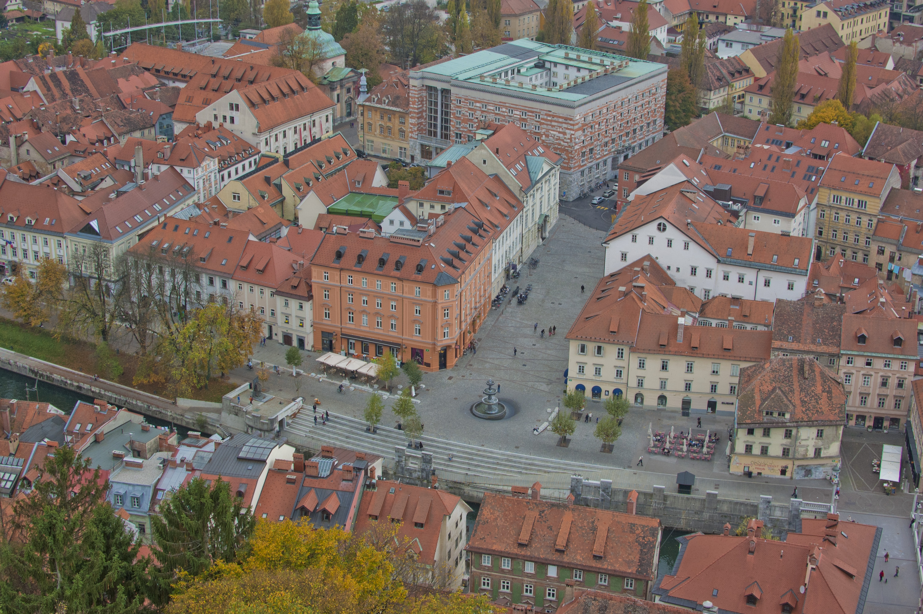 Perpustakaan Universitas dan Nasional Slovenia