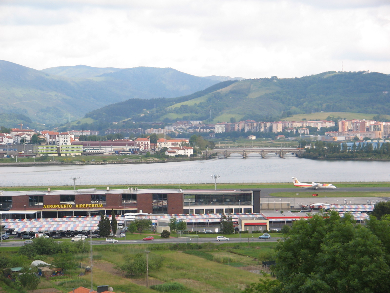 Bandar Udara San Sebastián