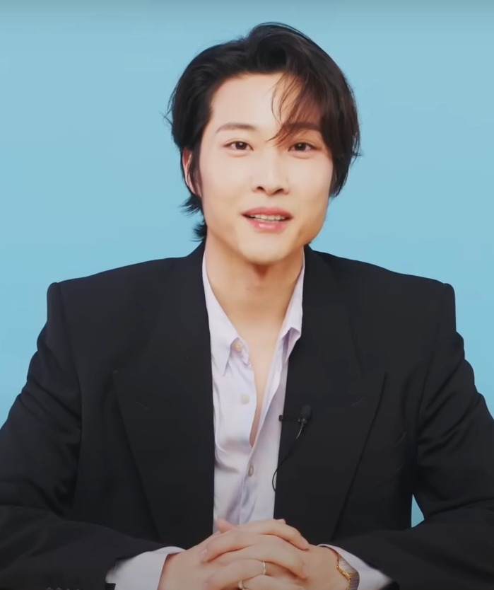 Lee Jong-won (pemeran, lahir 1994)