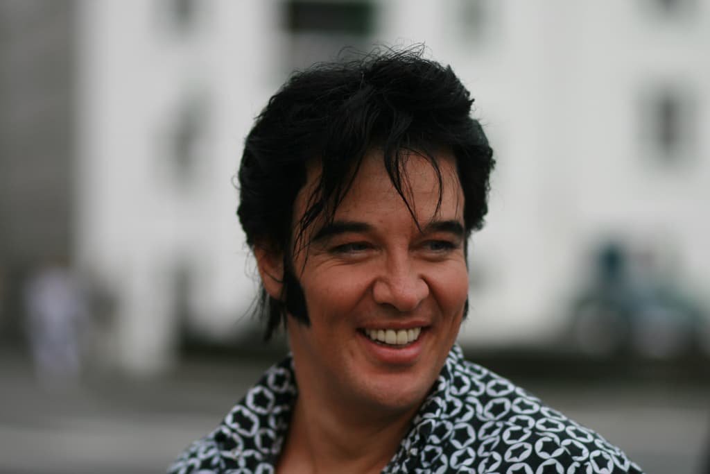 Orang yang terlihat mirip