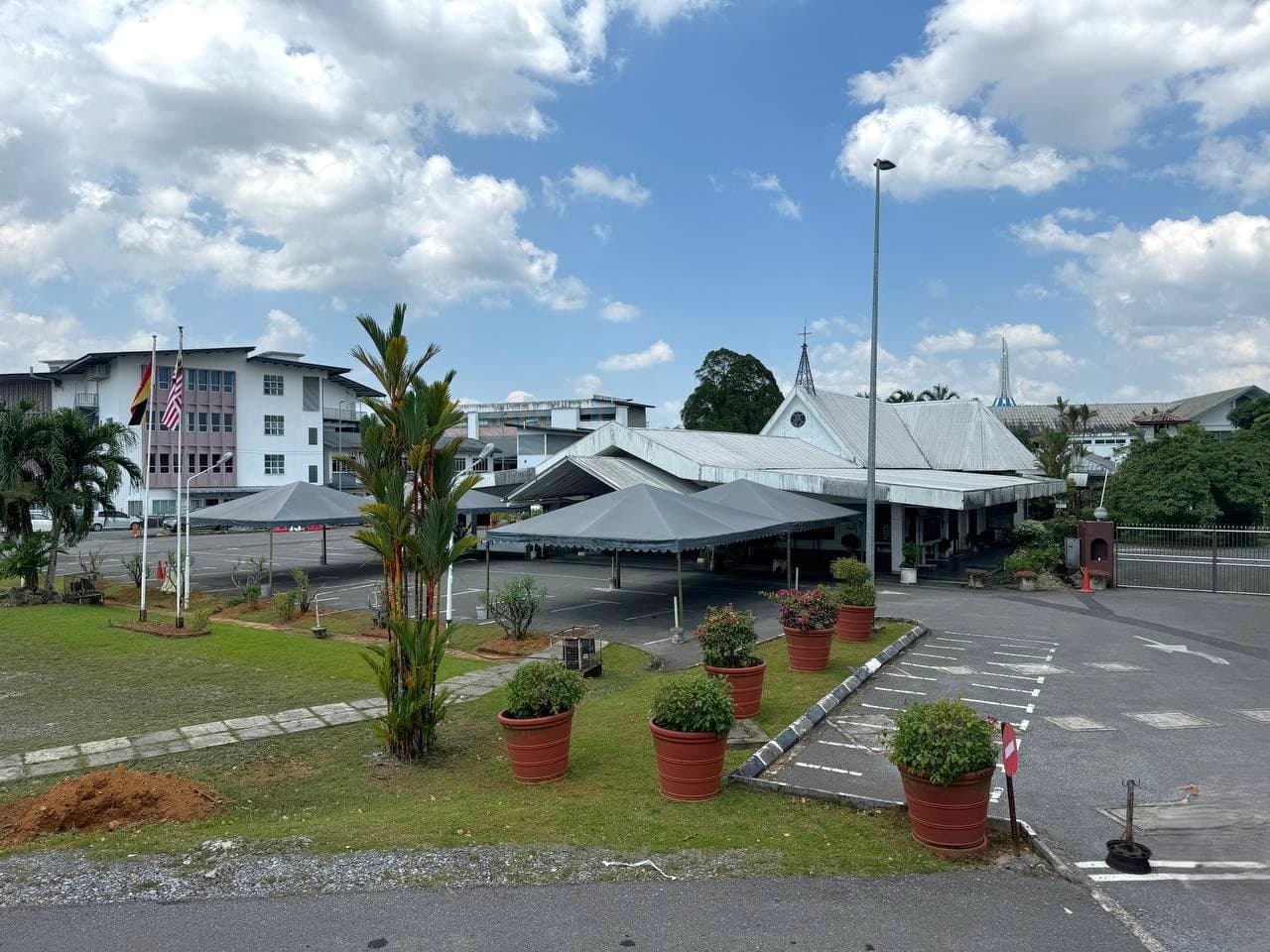 Gereja Santo Petrus, Padungan Gereja Santo Petrus, Padungan