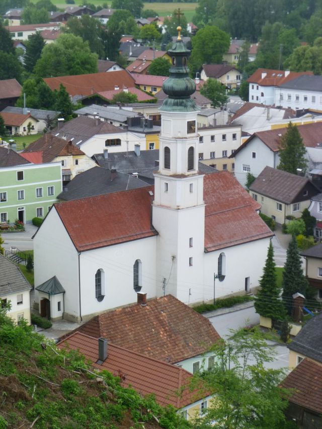Gereja Santo Stefanus, Helpfau-Uttendorf Gereja Santo Stefanus, Helpfau-Uttendorf