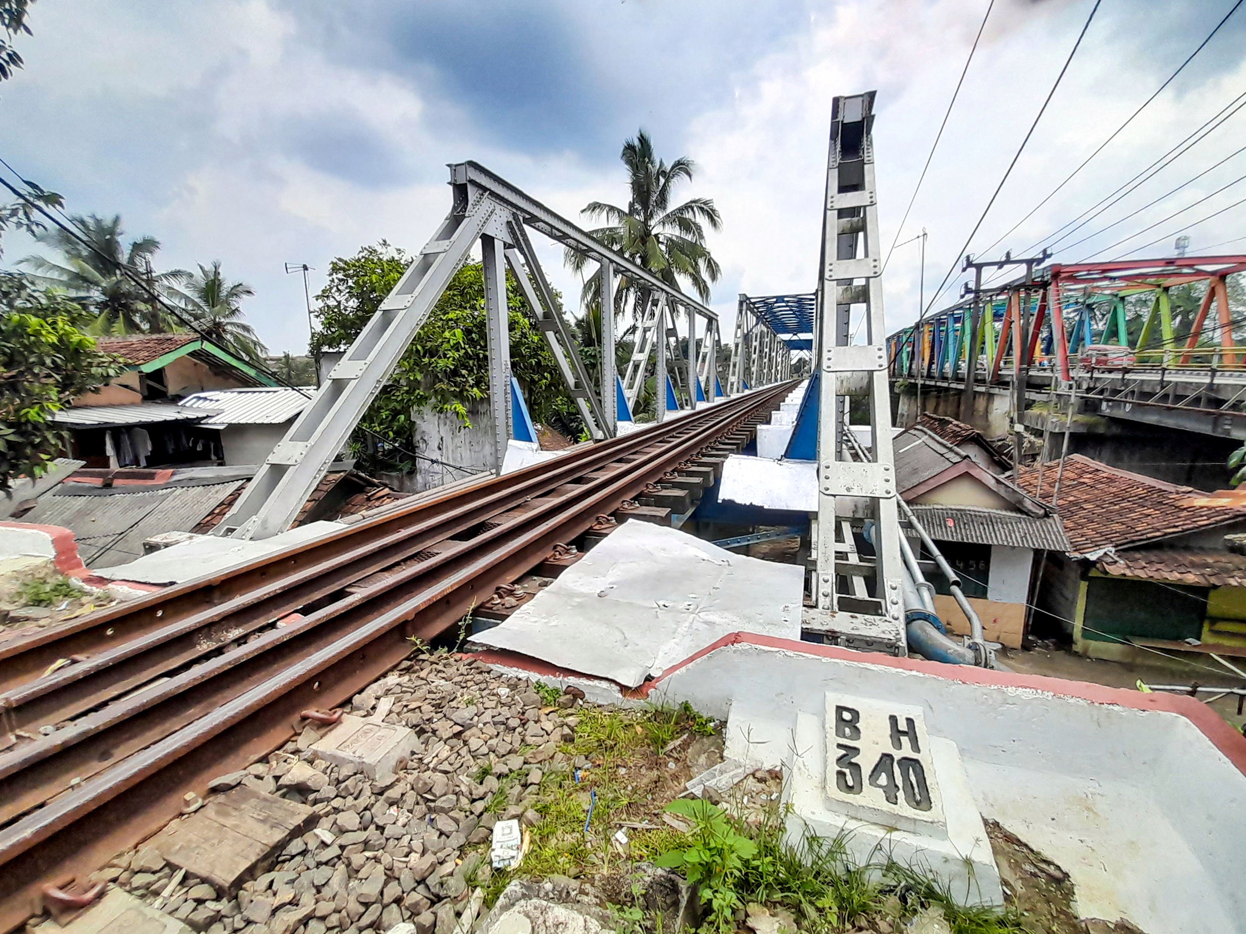 Bangunan hikmat (kereta api) Bangunan hikmat (kereta api)