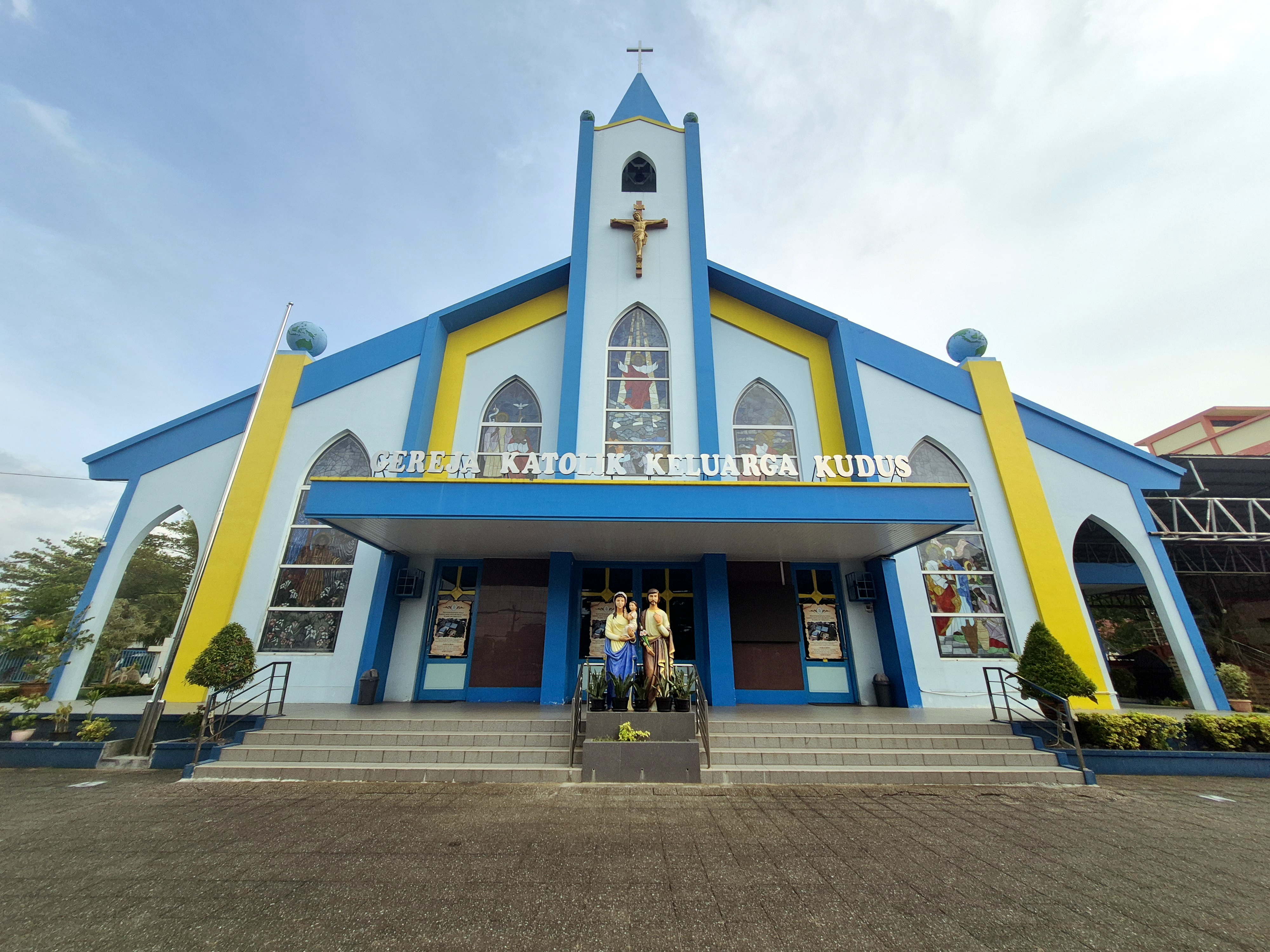 Gereja Keluarga Kudus, Kota Baru Gereja Keluarga Kudus, Kota Baru