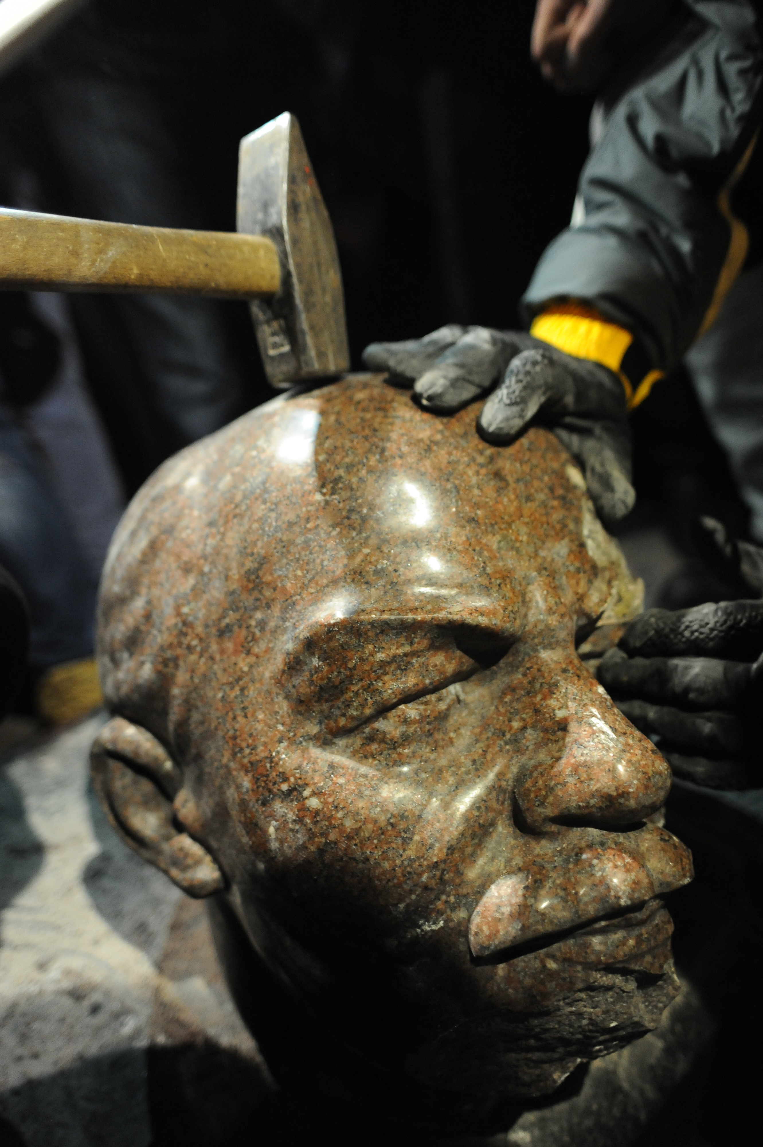 Dekomunisasi di Ukraina Dekomunisasi di Ukraina