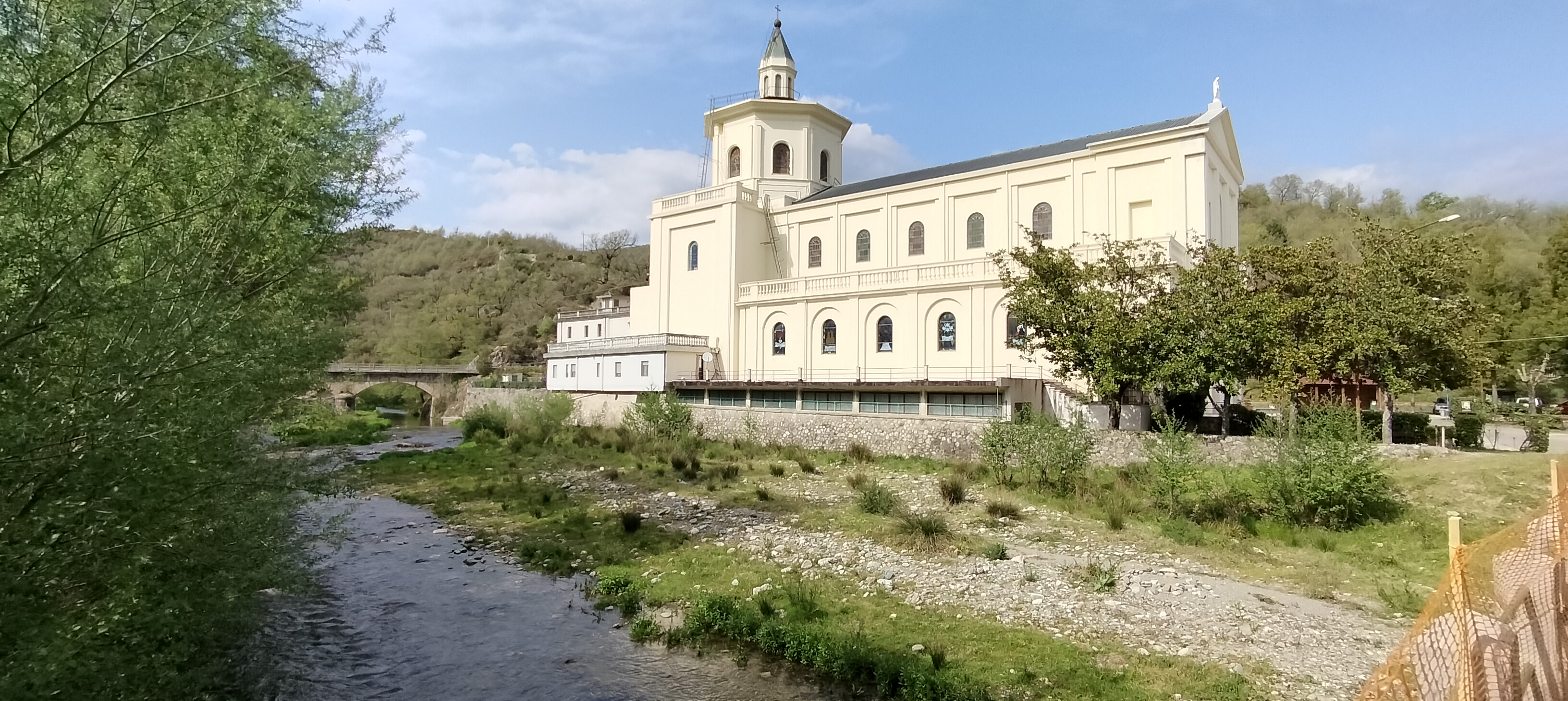 Basilika Bunda dari Porto, Gimigliano Basilika Bunda dari Porto, Gimigliano