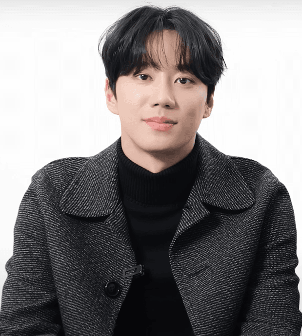 Lee Jun-young (penyanyi) Lee Jun-young (penyanyi)