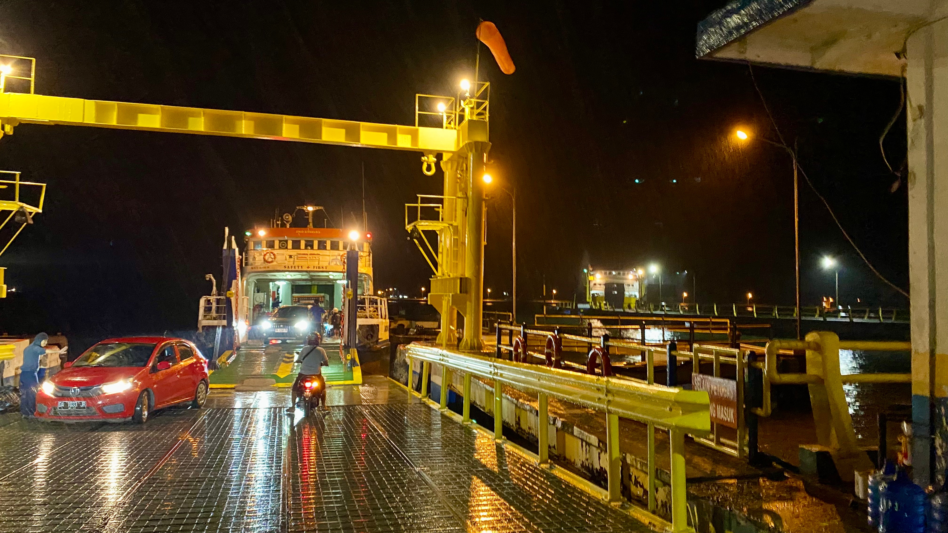 Pelabuhan Penyeberangan Batulicin Pelabuhan Penyeberangan Batulicin