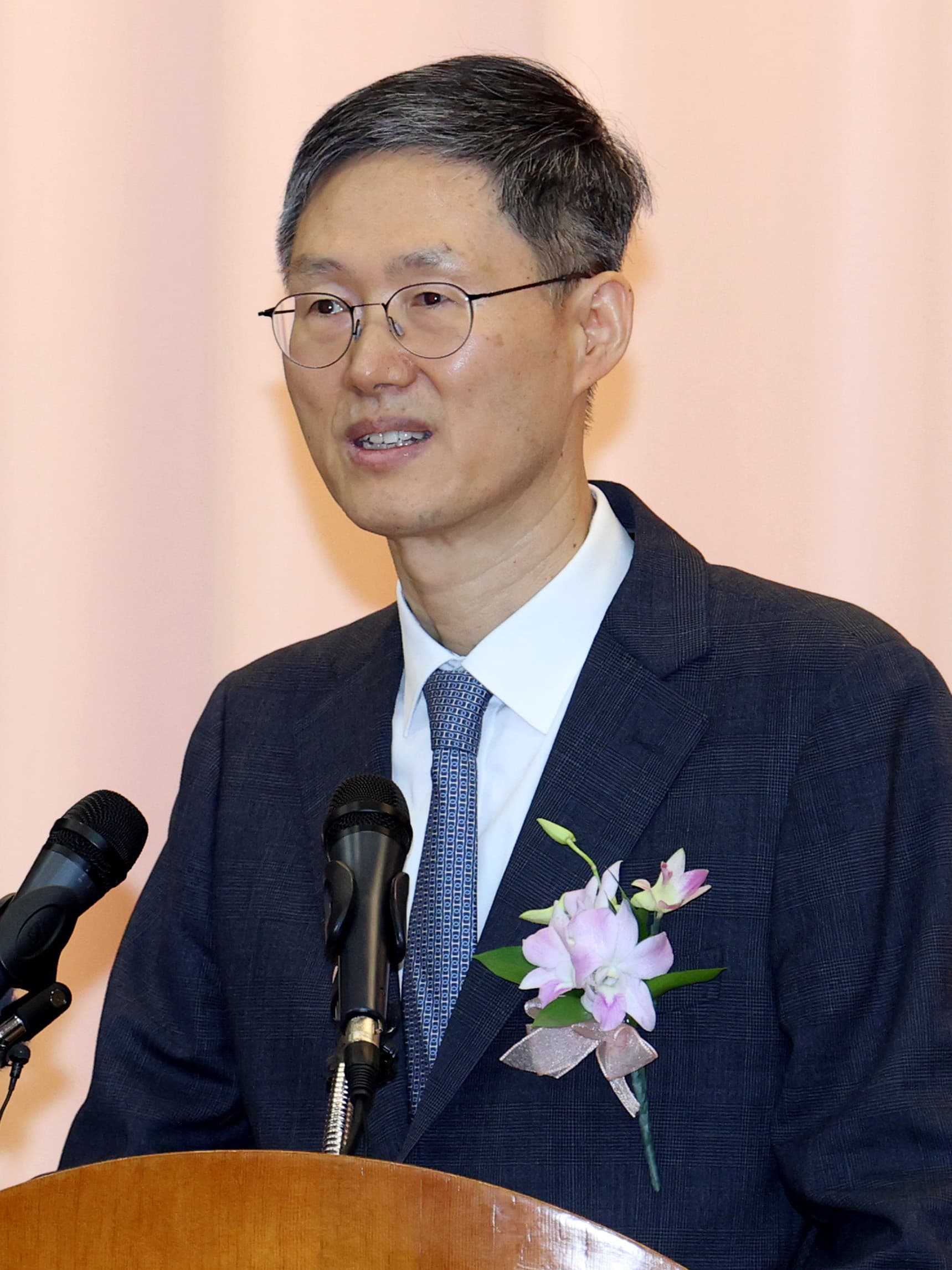 Moon Hyung-bae Moon Hyung-bae