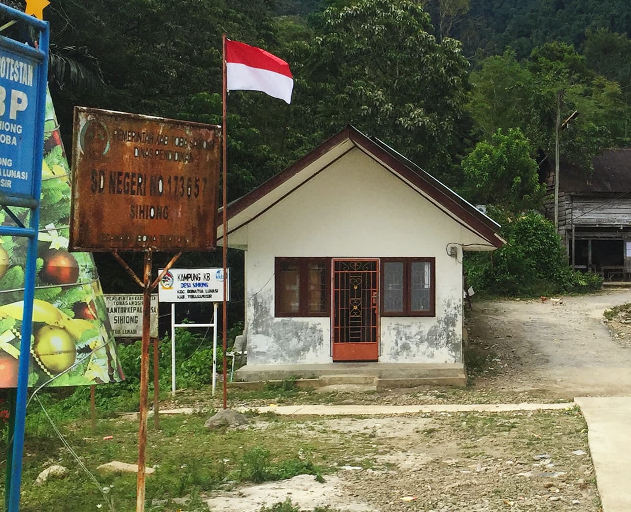 Sihiong, Bonatua Lunasi, Toba Sihiong, Bonatua Lunasi, Toba