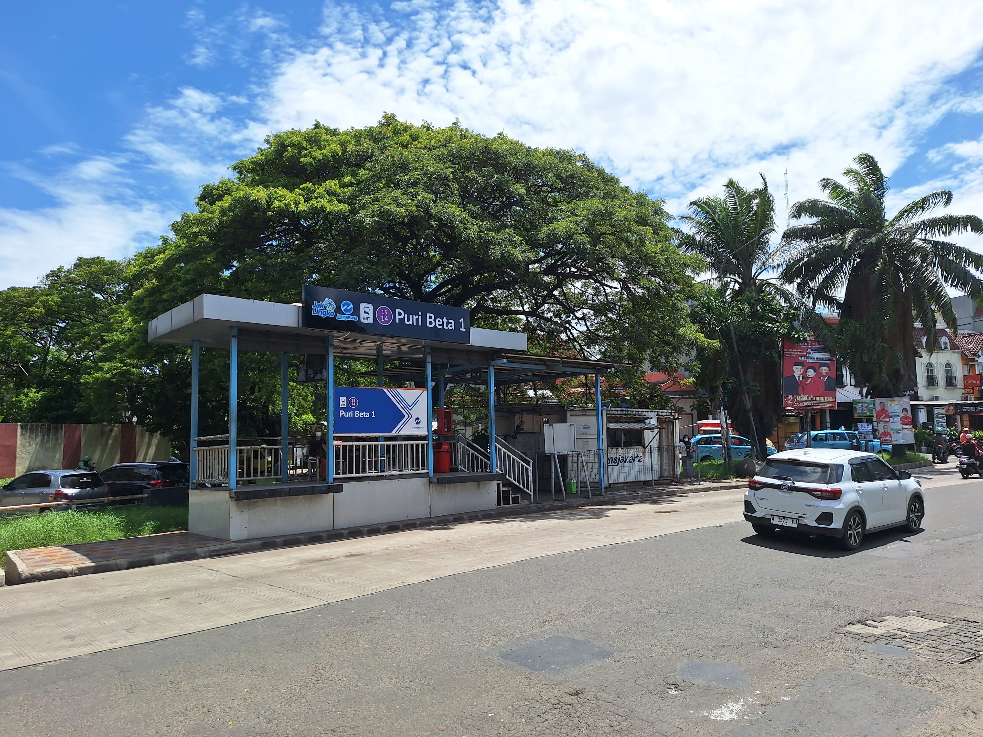 Halte Transjakarta Puri Beta 1 Halte Transjakarta Puri Beta 1