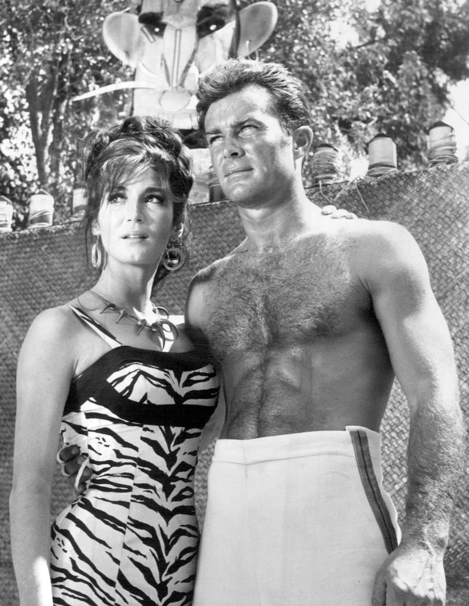 Julie Payne (pemeran, kelahiran 1940) Julie Payne (pemeran, kelahiran 1940)