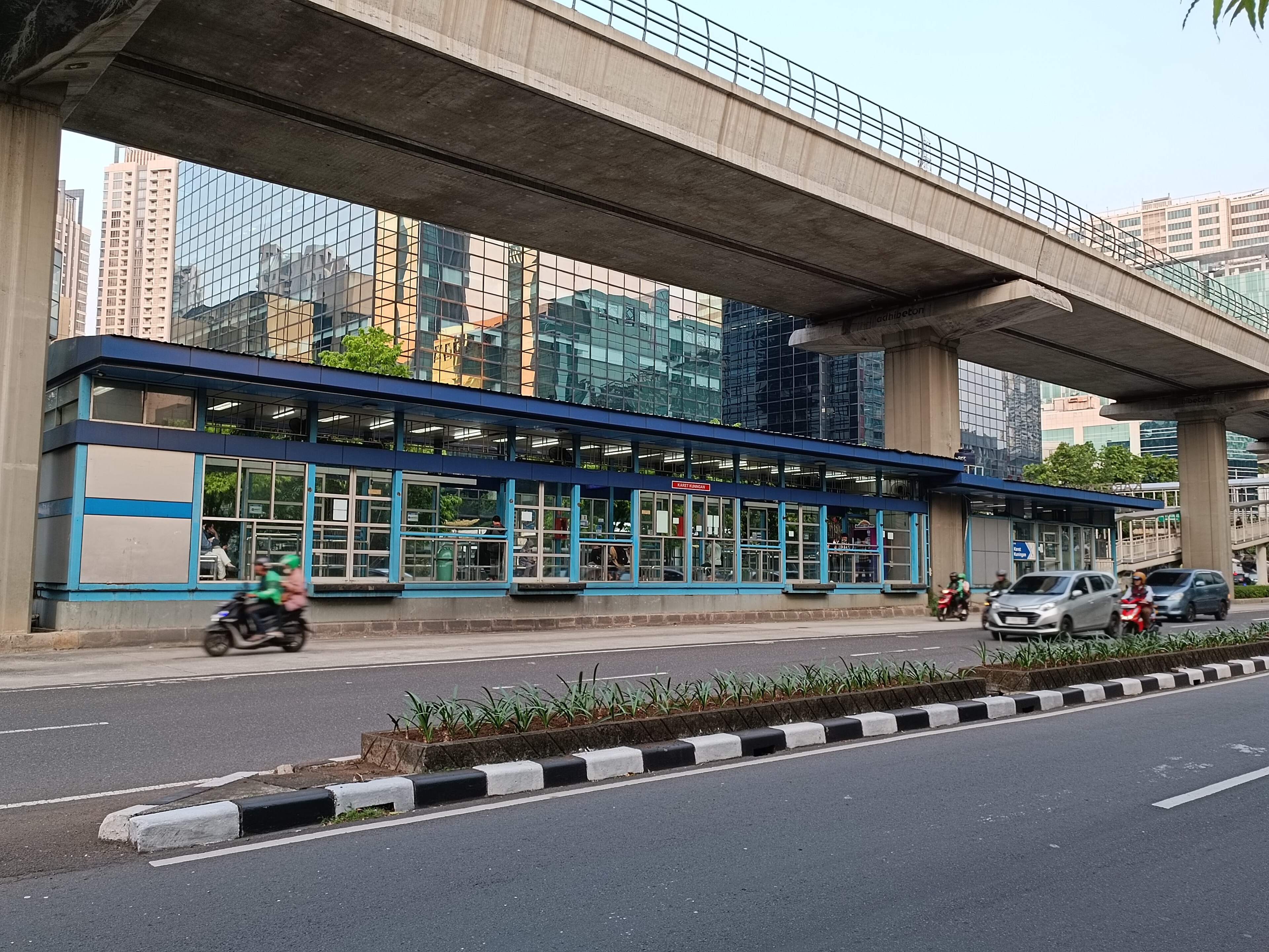 Halte Transjakarta Karet Kuningan Halte Transjakarta Karet Kuningan