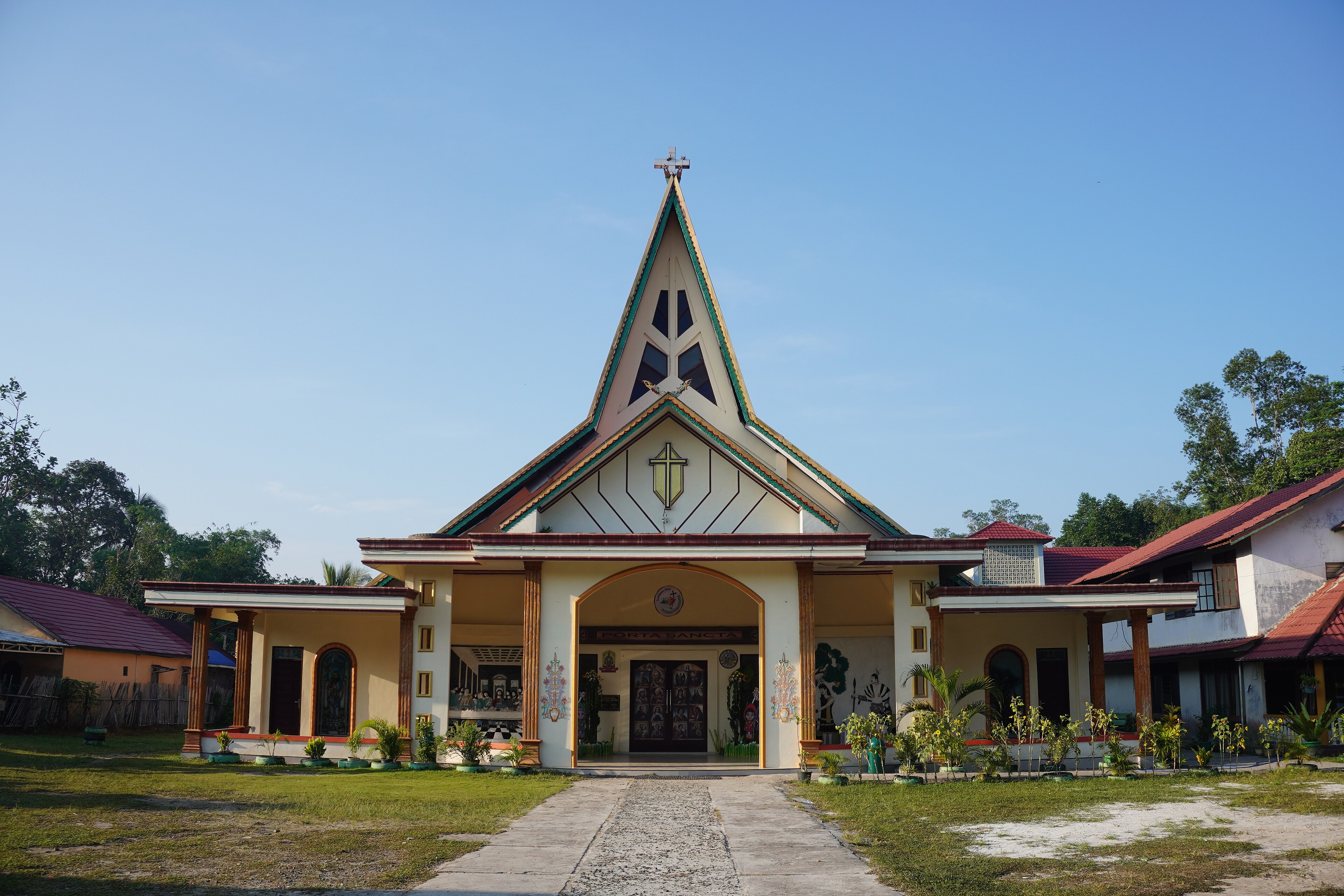 Gereja Santo Mikael, Tamiang Layang Gereja Santo Mikael, Tamiang Layang