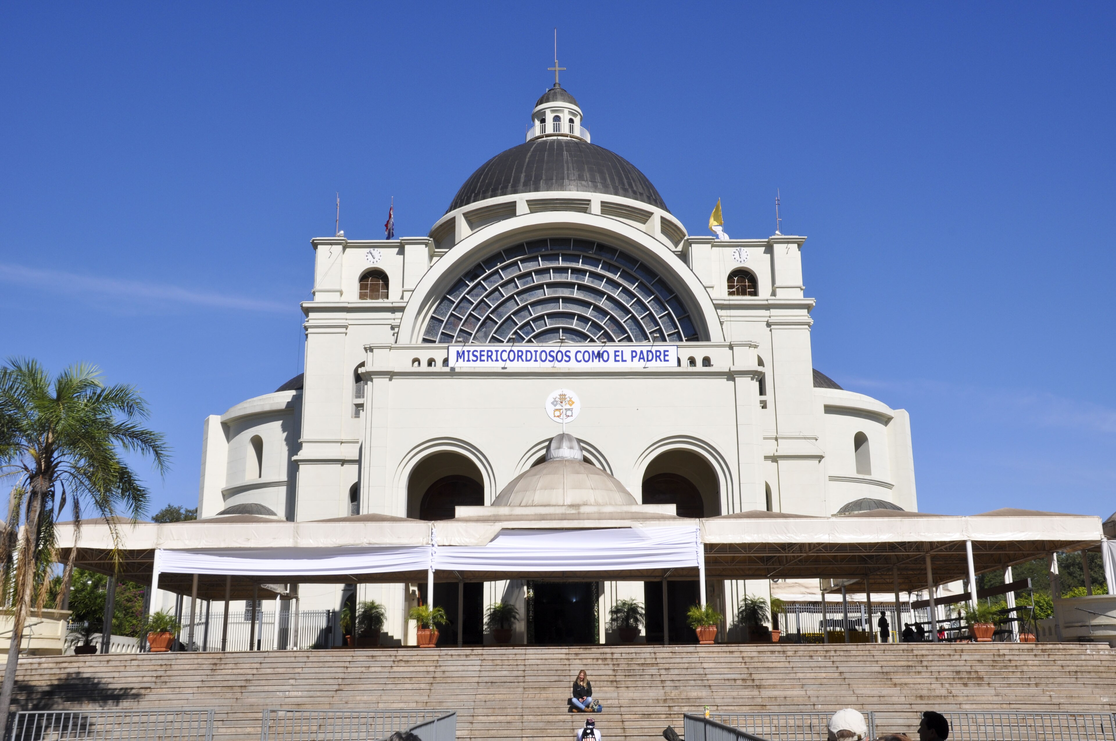 Katedral Caacupé Katedral Caacupé