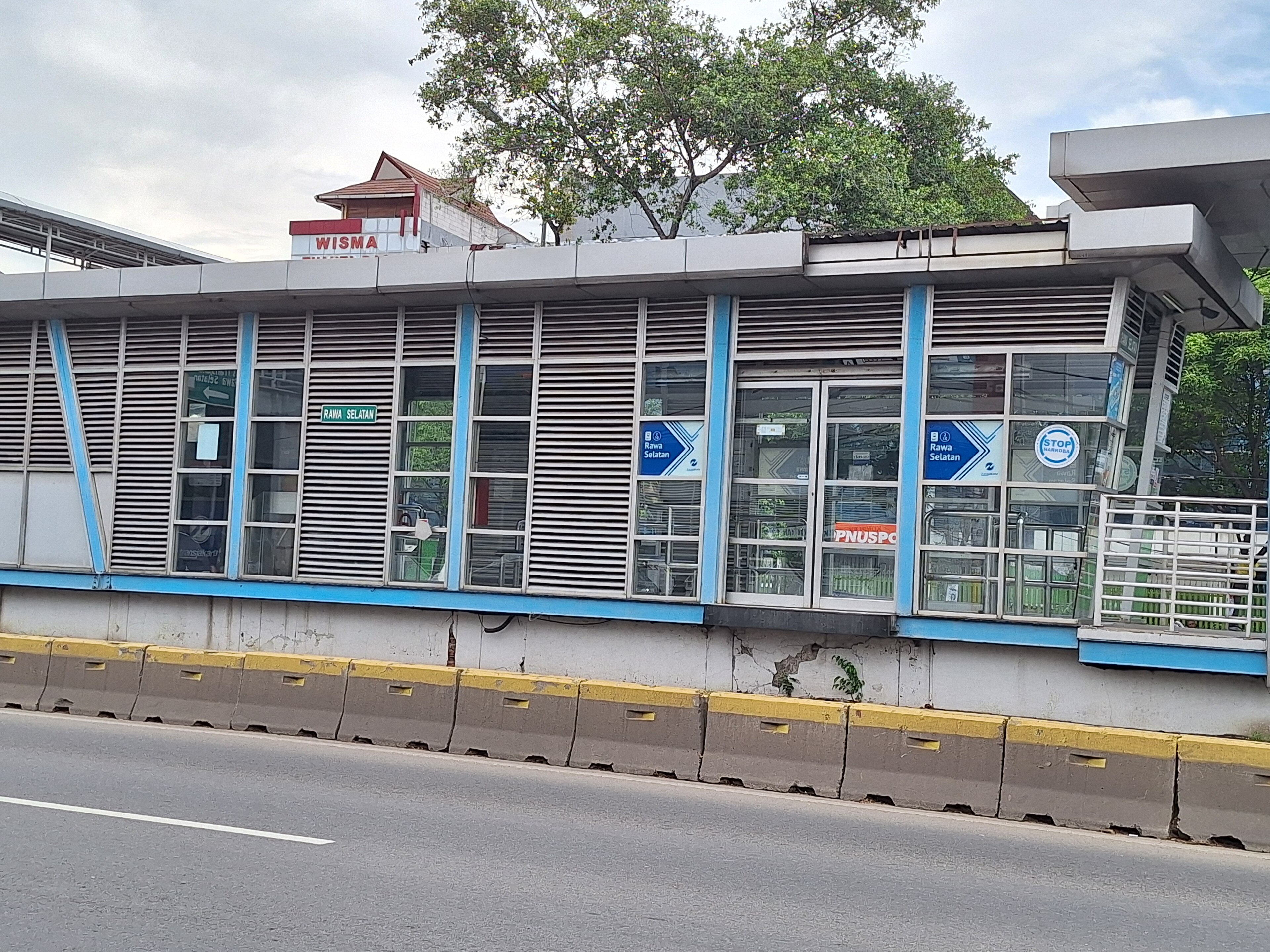 Halte Transjakarta Rawa Selatan Halte Transjakarta Rawa Selatan