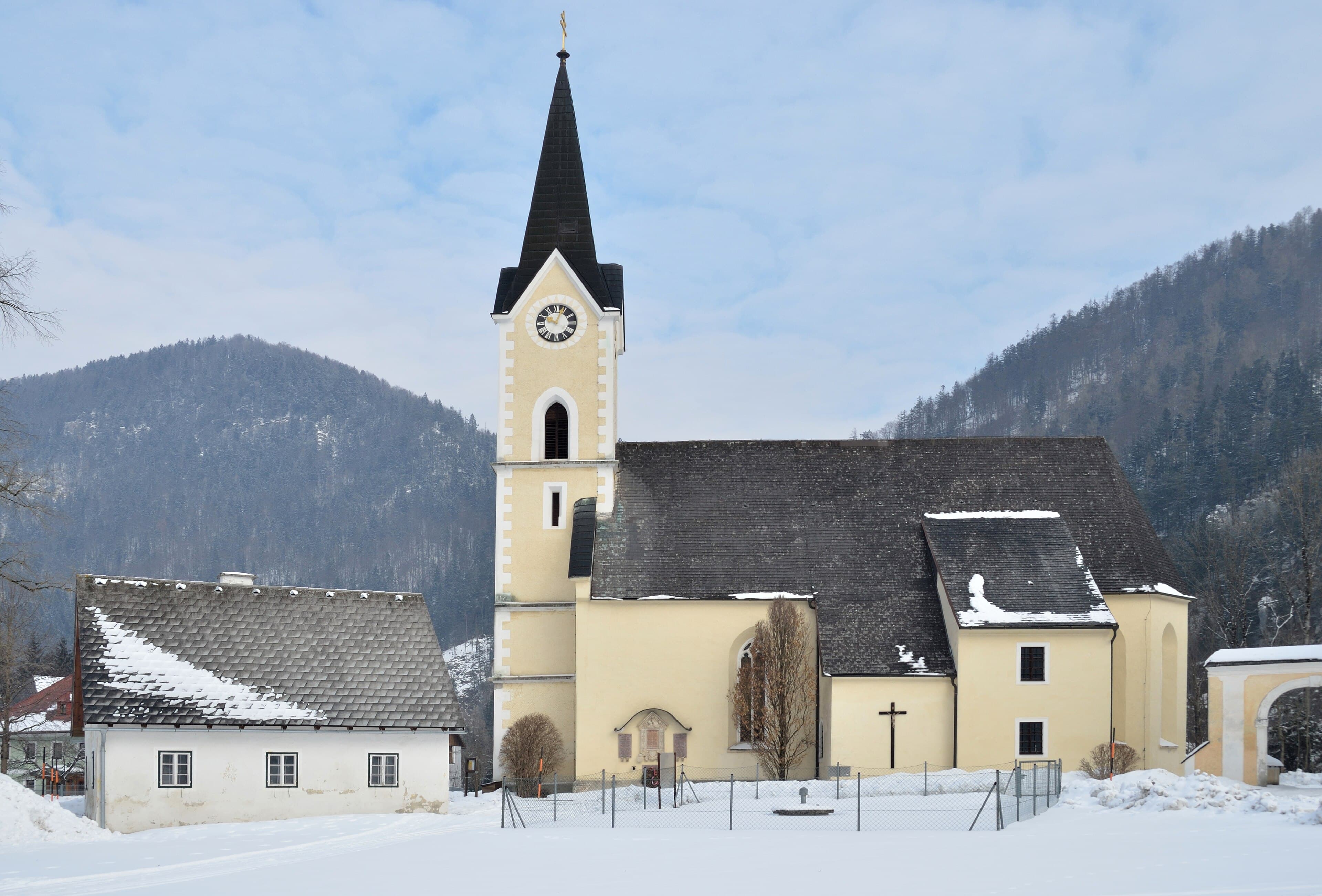 Gereja Santo Pankrasius, St. Pankraz Gereja Santo Pankrasius, St. Pankraz
