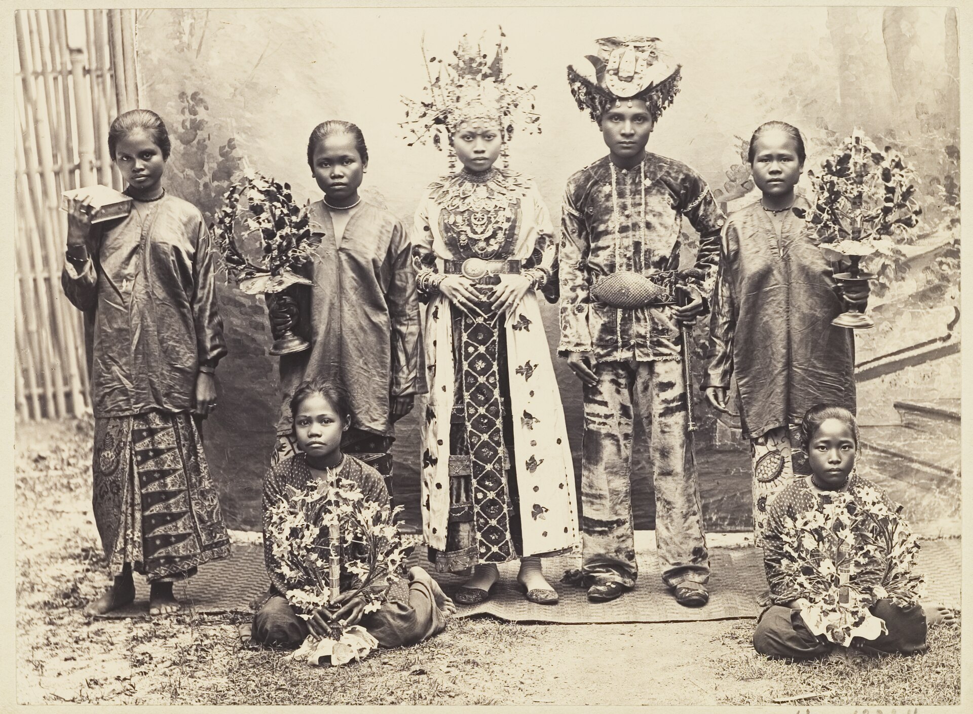 Busana tradisional Gorontalo Busana tradisional Gorontalo