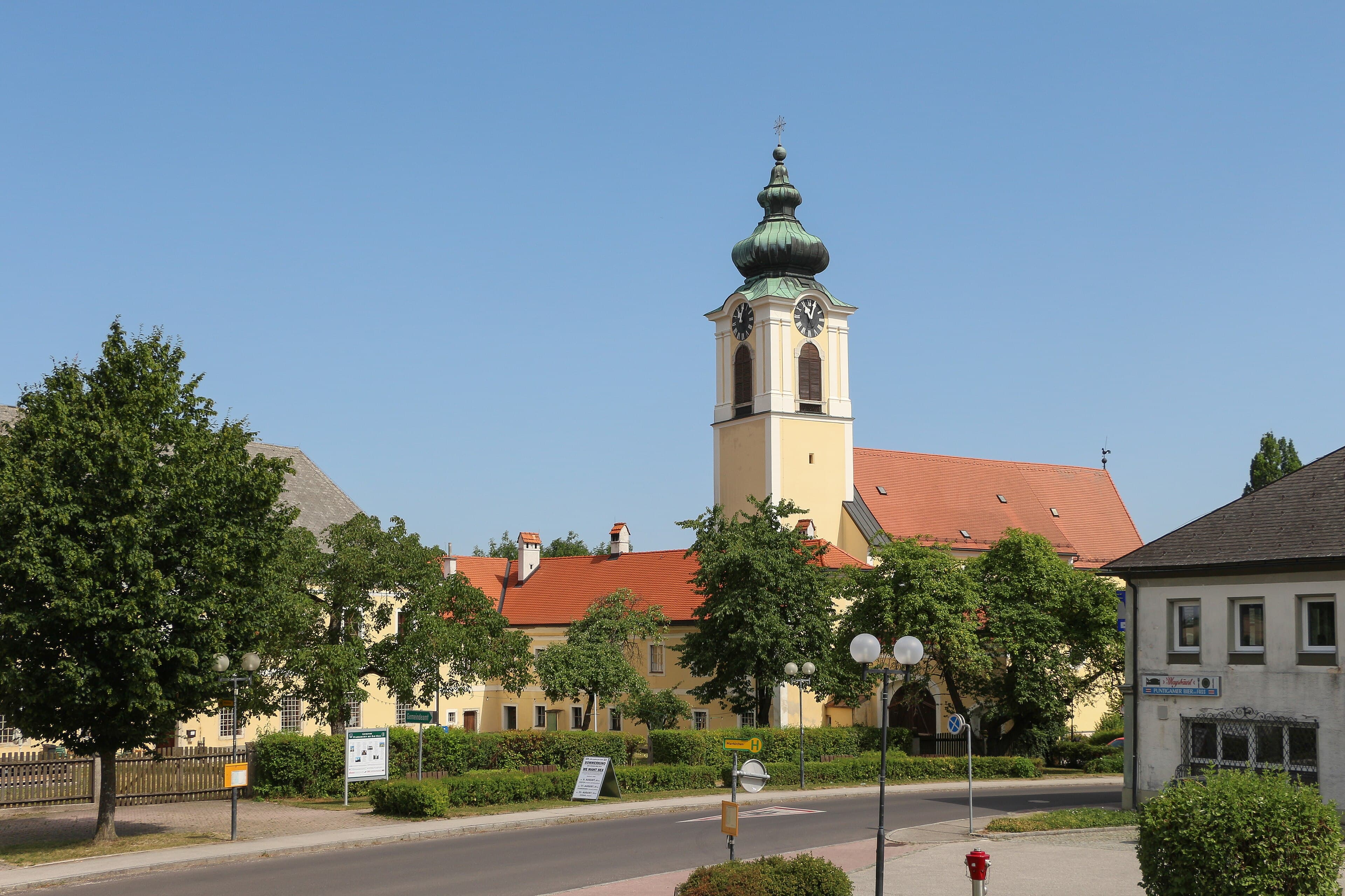 Gereja Santo Georgius, Pfarrkirchen bei Bad Hall Gereja Santo Georgius, Pfarrkirchen bei Bad Hall