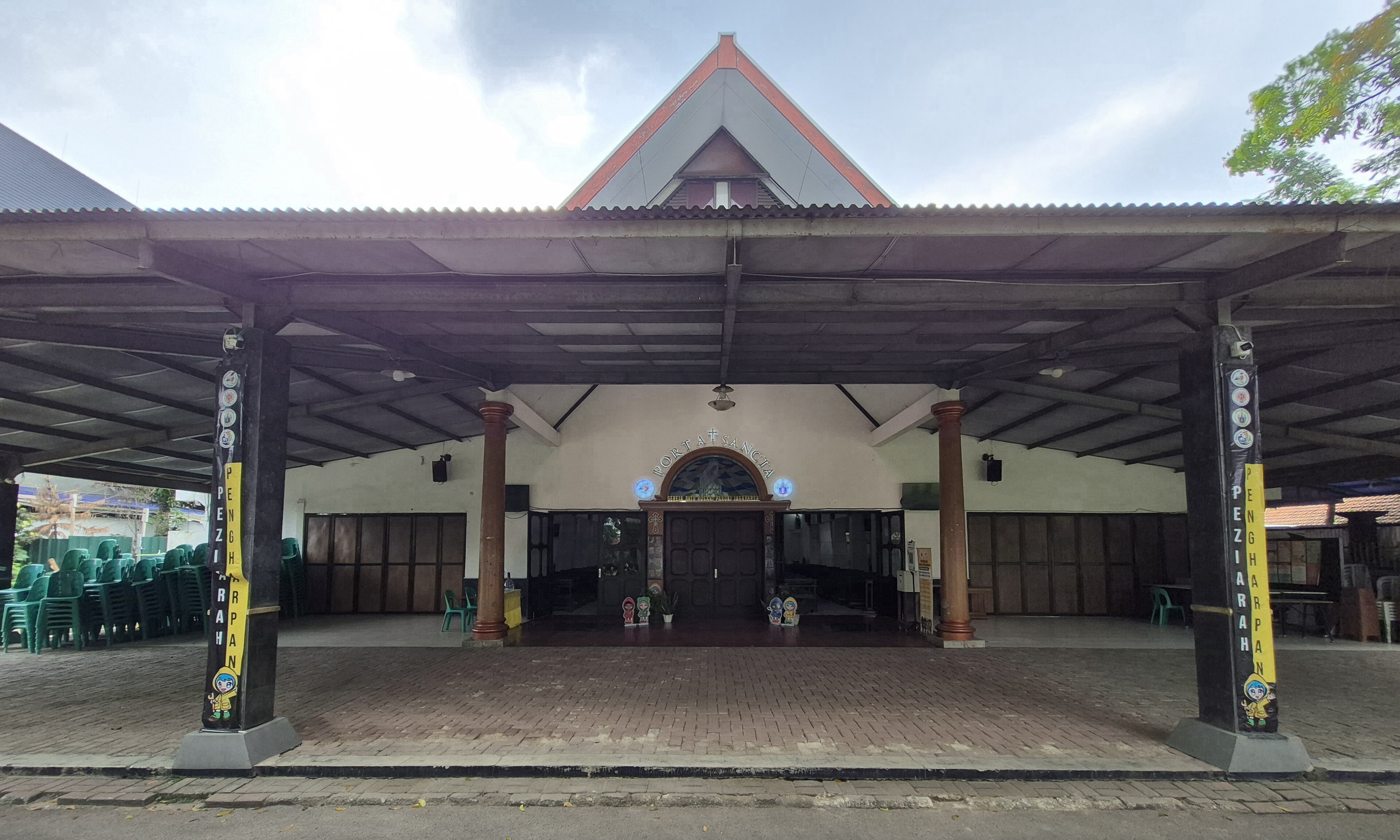 Gereja Ratu Rosari, Jagakarsa Gereja Ratu Rosari, Jagakarsa