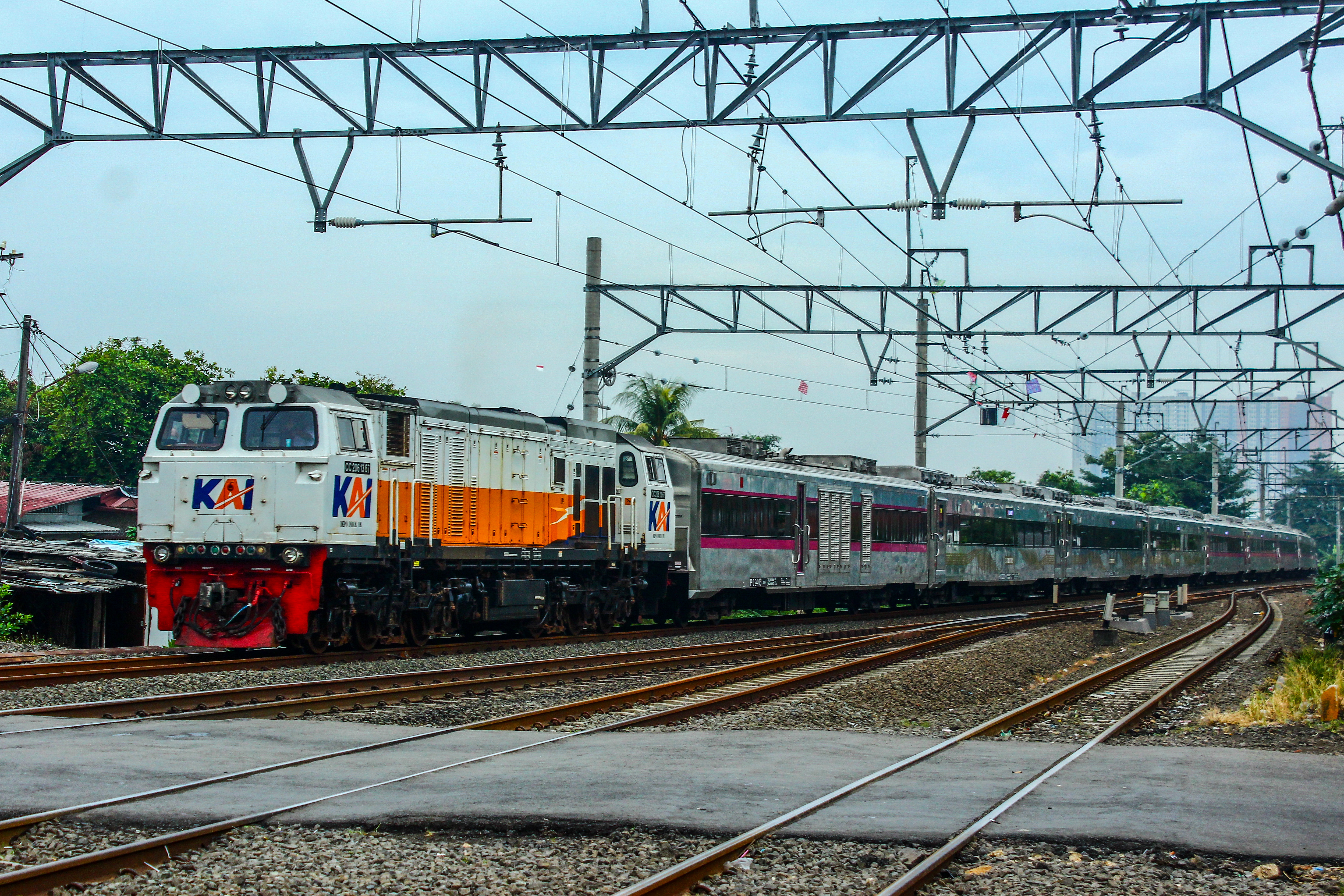 Kereta api Argo Lawu Kereta api Argo Lawu