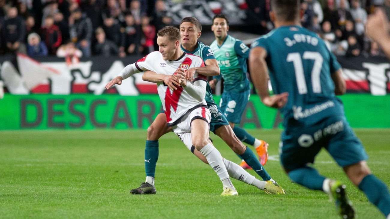 Pertarungan Sengit di La Liga: Alavés vs Rayo Vallecano Berakhir dengan Kemenangan Rayo
