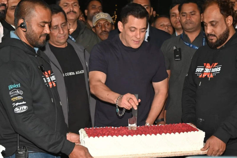 Salman Khan vs Paparazzi: Perseteruan di Luar Rumah Sakit