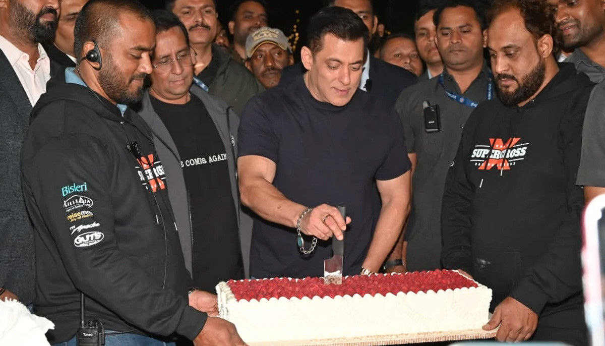 Salman Khan vs Paparazzi: Perseteruan di Luar Rumah Sakit