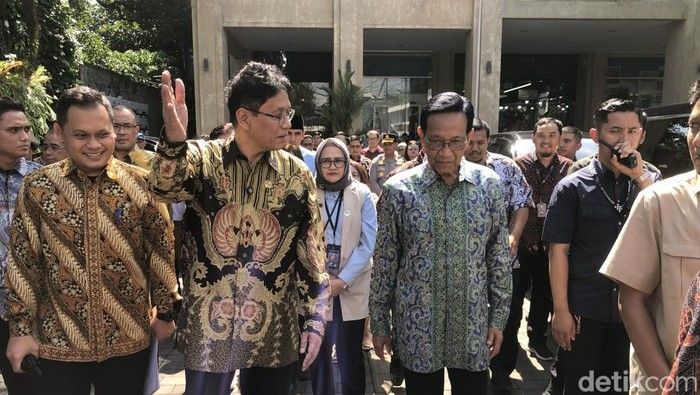 Detik-detik Prabowo marahi emak-emak mitra MBG di panggung, singgung soal disiplin: Malu, gimana sih