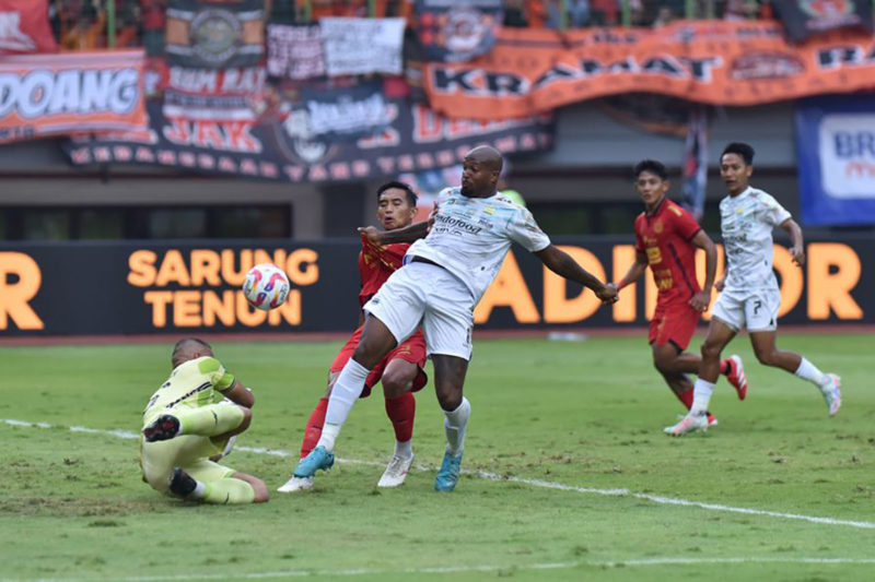 Eks Watford FC Tom Aldred Tertarik Main di Indonesia, Rebutan Persija Jakarta dan Persib Bandung