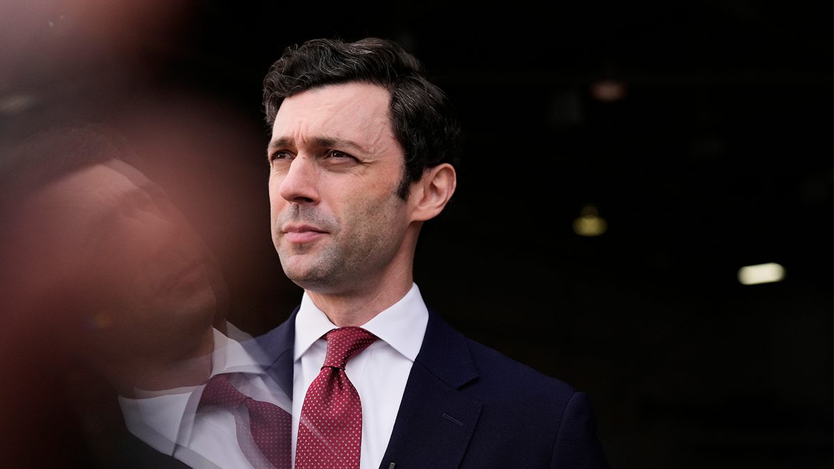 Jon Ossoff Memimpin Demokrat Georgia dengan Keunggulan Signifikan