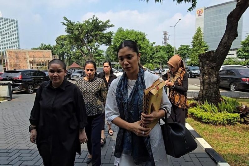 Keluarga Nadiem Gelar Doa Bersama Menjelang Pembacaan Vonis, Harap Ada Keadilan