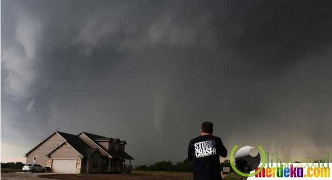 Tornado Kansas City: Badai Petir Mengancam Wilayah Metro