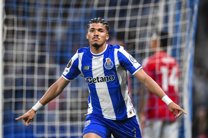 Víctor Muñoz Set to Shine: Newcastle United’s Summer Rebuild Gains Momentum