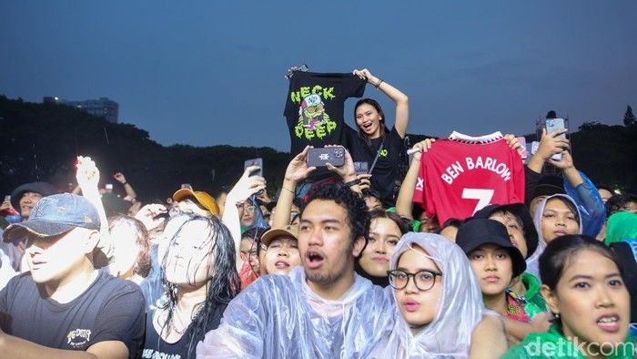 Aksi seru Herjunot Ali nge-DJ, meriahkan Soundrenaline 2026