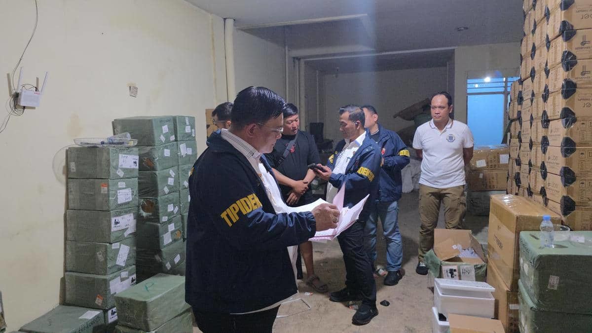 Bareskrim Tetapkan TW DPO Impor Ilegal, Tiga Tersangka Dalam Kasus Impor HP Bekas Siap Disidang