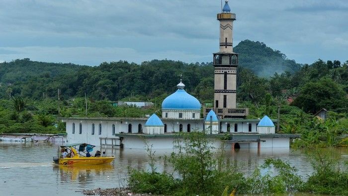Bendungan Karian Surut Imbas Kemarau, Jejak 2 Kampung Tenggelam Muncul Kembali | Sapa Malam