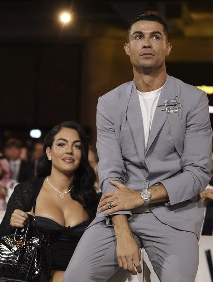 Beredar rumor pernikahan Cristiano Ronaldo dan Georgina akhir pekan ini, CR7 belum beri konfirmasi