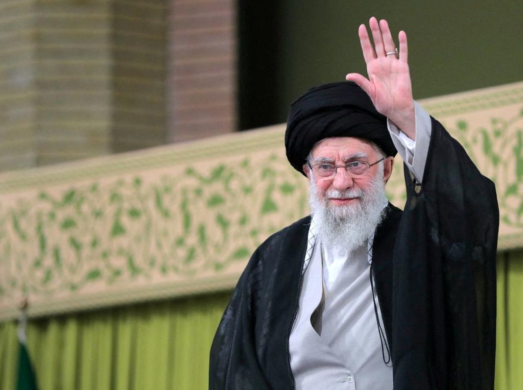 Bertepatan Hari Kemerdekaan AS, Iran Mulai Pemakaman Ali Khamenei Selama Enam Hari