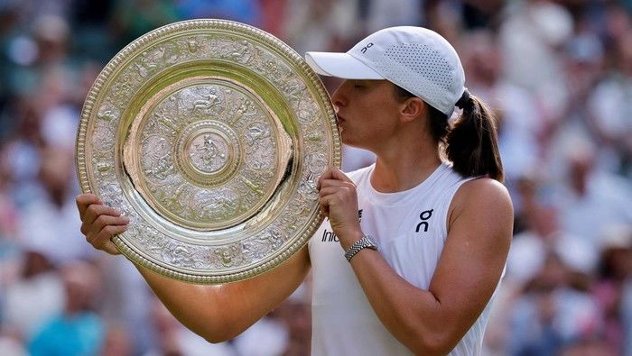 Gelar Grand Slam Pertama Linda Noskova untuk Mendiang Ibunda, Juara Wimbledon Termuda Sejak 2011