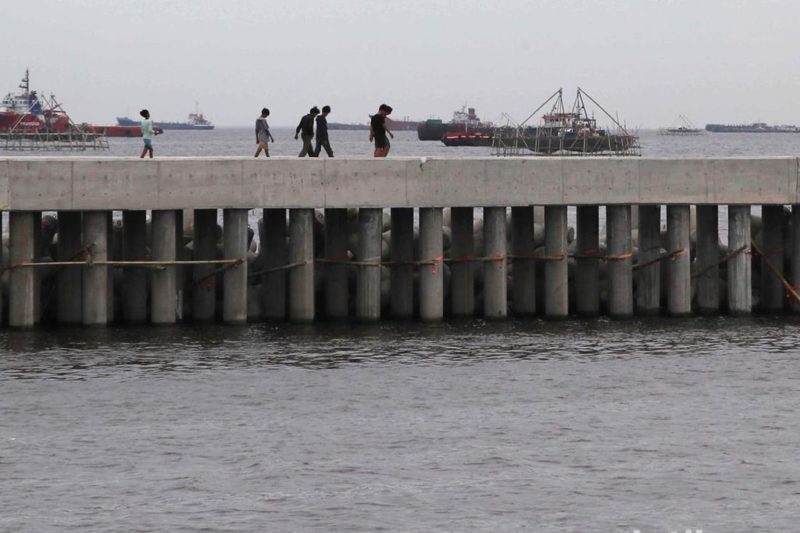 Ground breaking giant sea wall dijadwalkan Oktober, Bappeda Jateng mengaku belum tahu desainnya [titlebase]: Upaya Melindungi Pantura dari Abrasi Laut